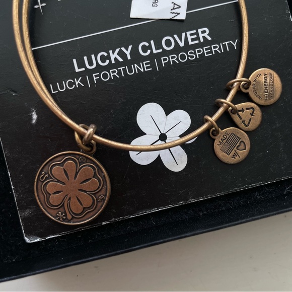 NWT Alex and Ani +Energy Lucky Clover Charm Bracelet Rose Gold - Picture 3 of 5